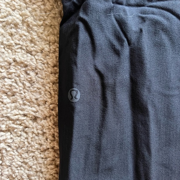 Men’s Lululemon Commute Pant - Picture 2 of 4